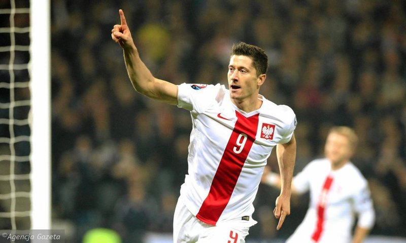 z18994497V,Szkocja---Polska-2-2--Robert-Lewandowski-otworzyl-.jpg